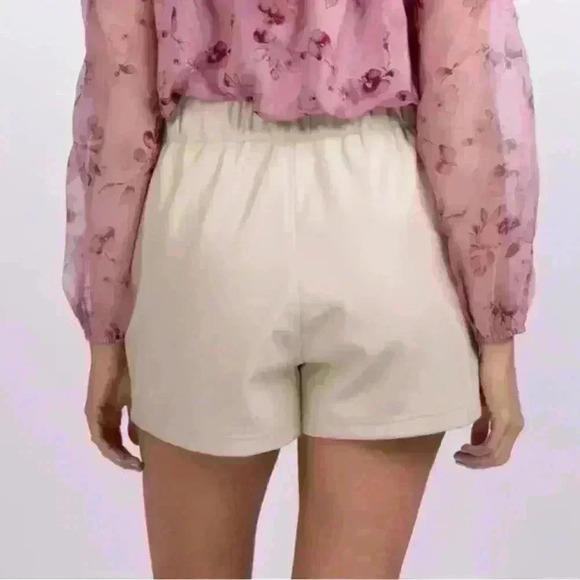 NEW Central Park West Leather Tie High Waisted Shorts In Sand Size S - Picture 2 of 9